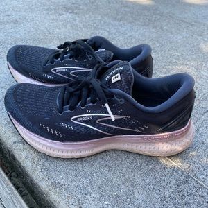 Brooks Running Shoes | Glycerin GTS 19 | Black/Ombre/Metallic | Women’s 7.5